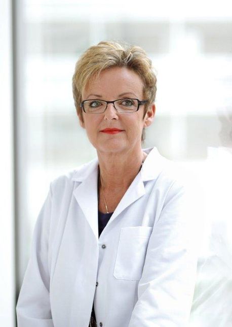 DR. KARIN RIEDERER